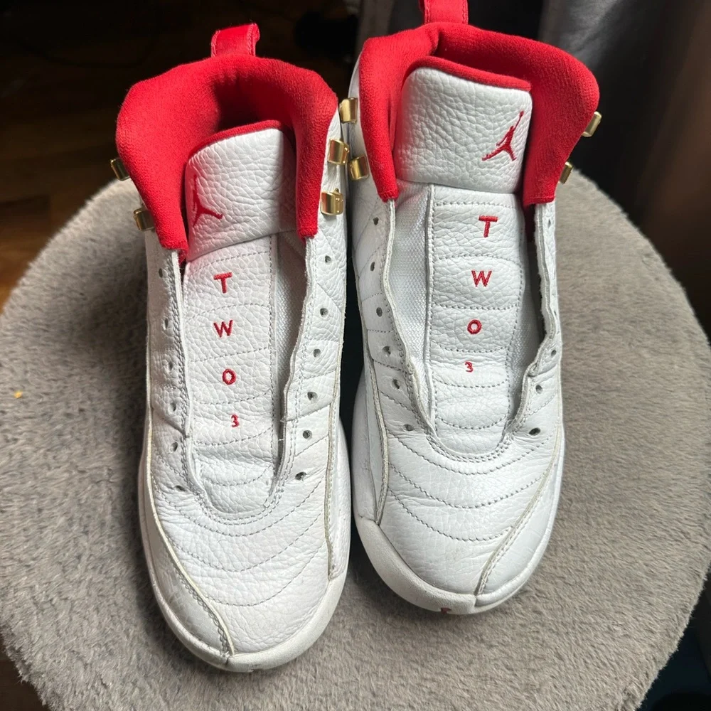 Jordan Athletic Shoes White and Red - Picture 4 of 4